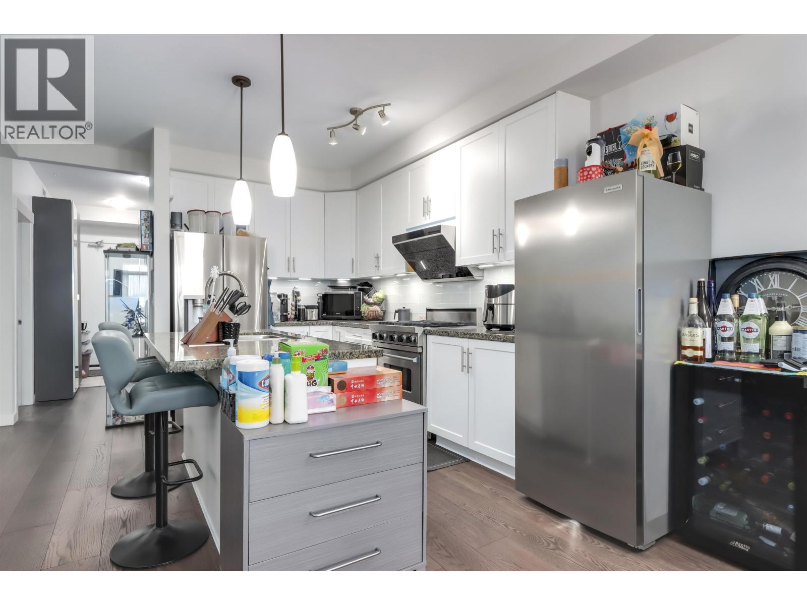 #209-6077 LONDON Road, Richmond