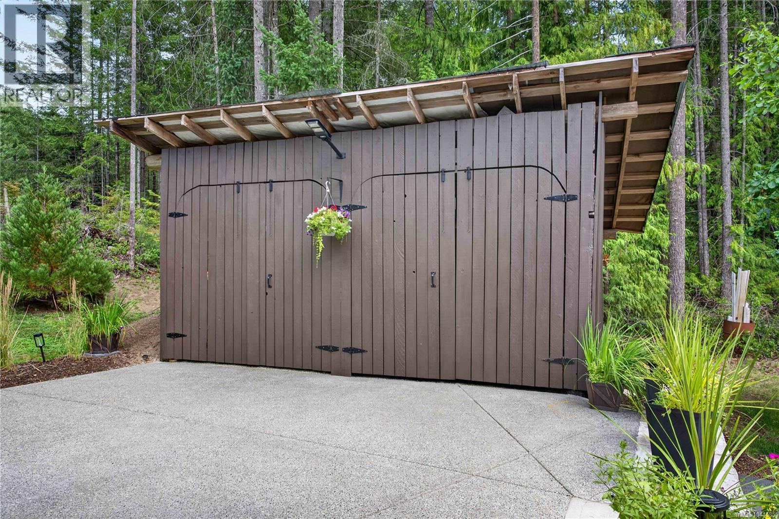 1258 Barr Dr - Image 14