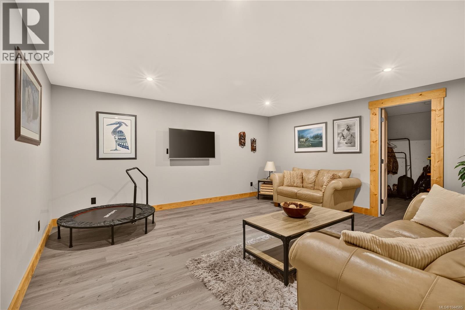 1258 Barr Dr - Image 79