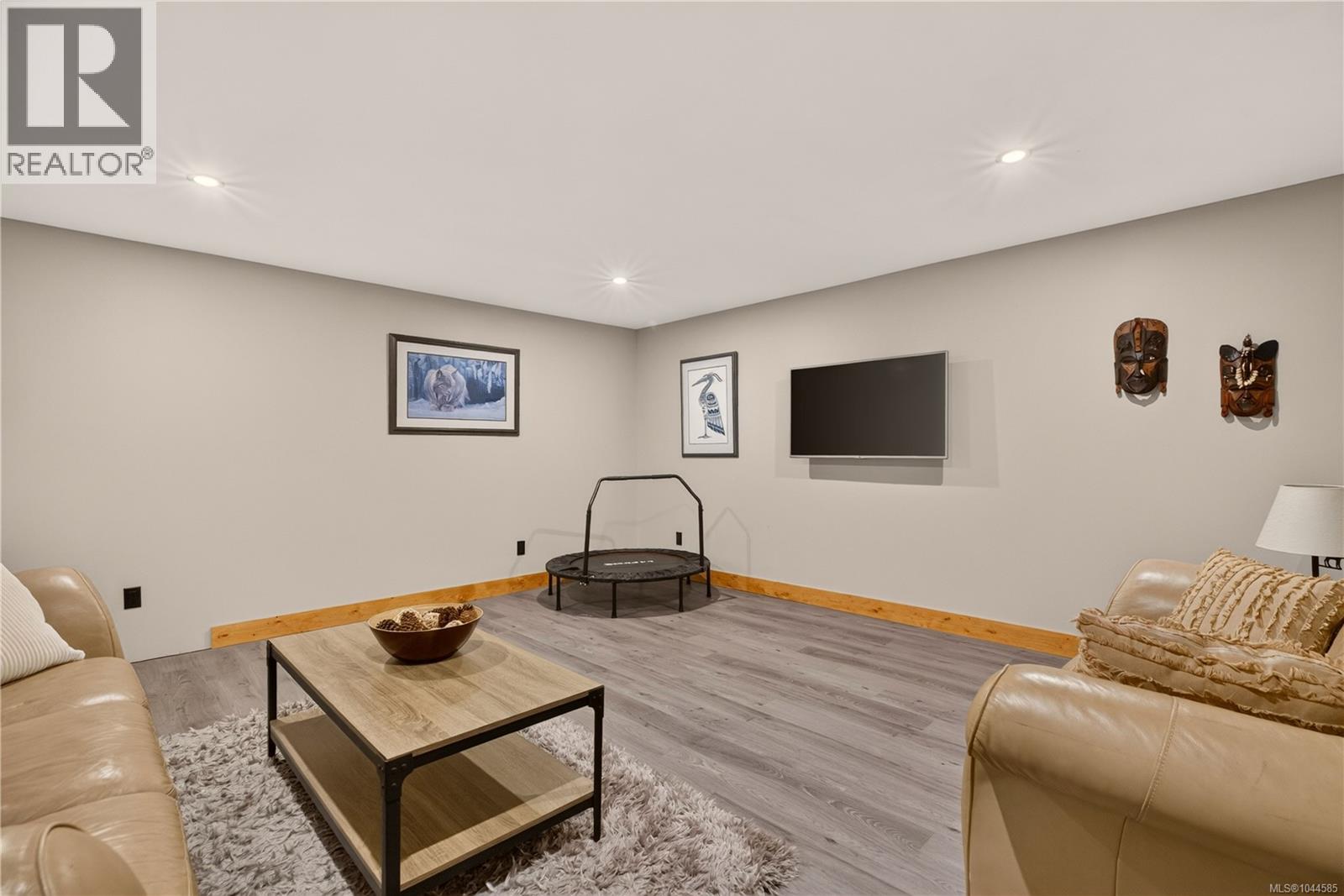 1258 Barr Dr - Image 81