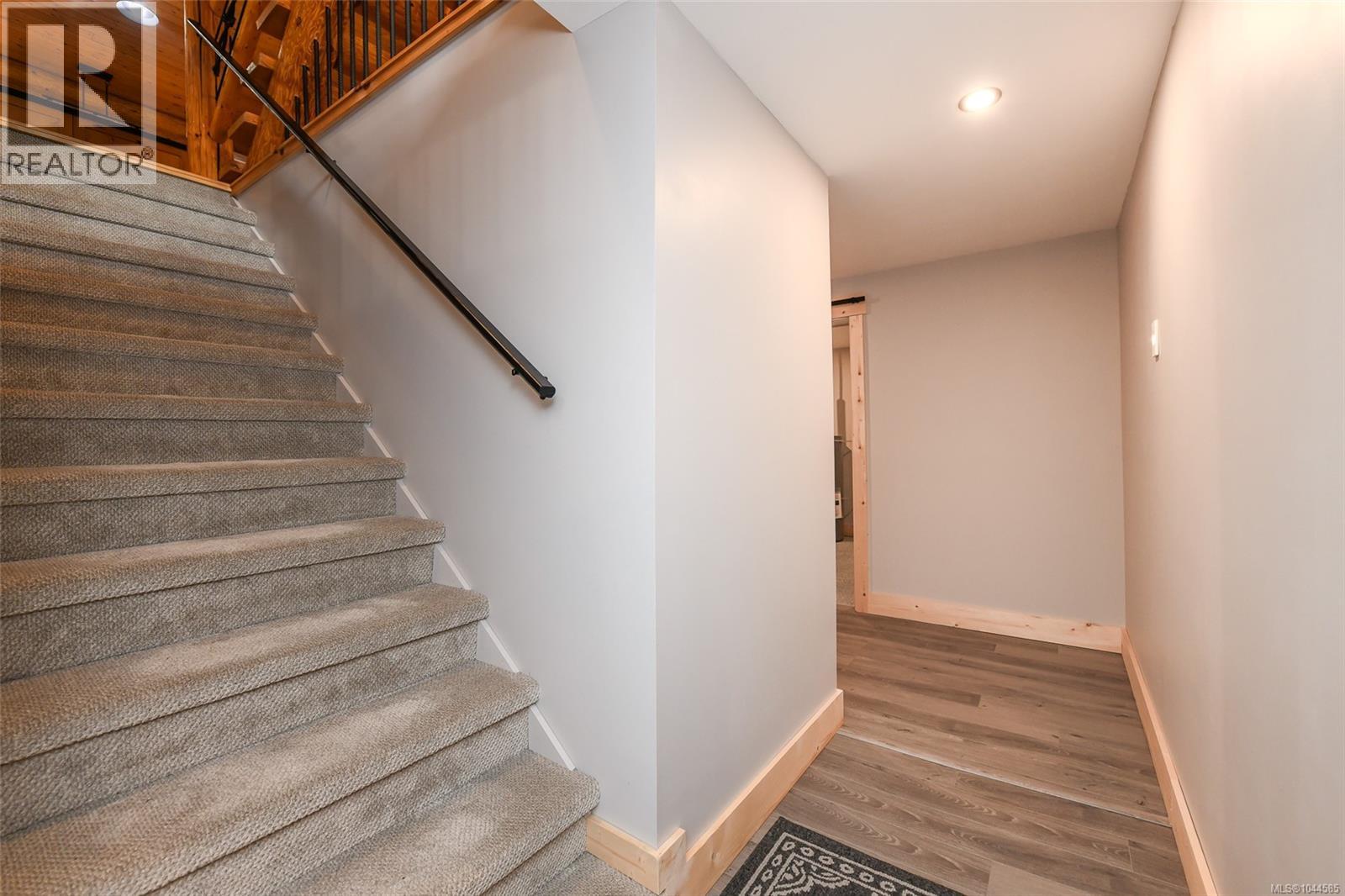 1258 Barr Dr - Image 78