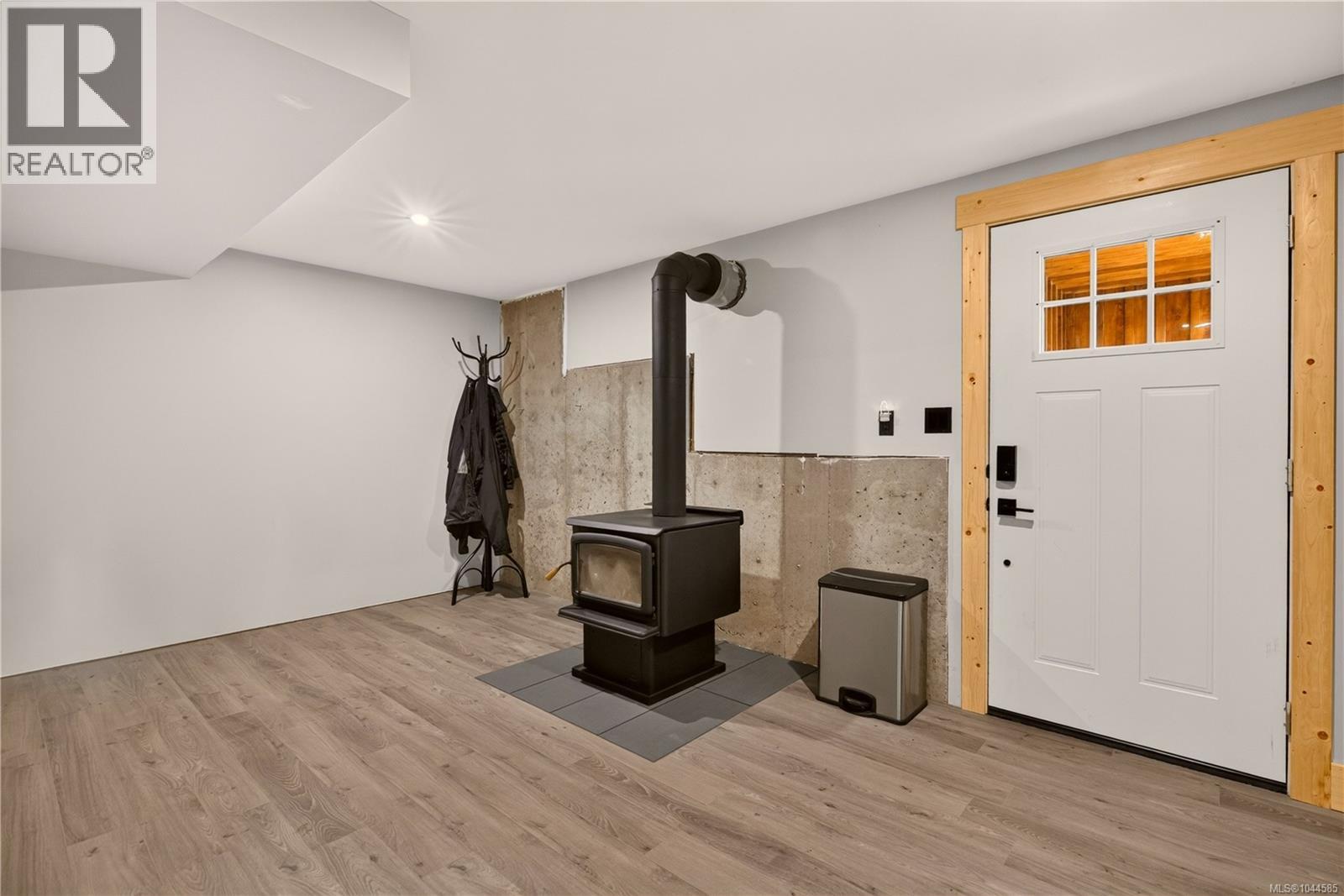 1258 Barr Dr - Image 87