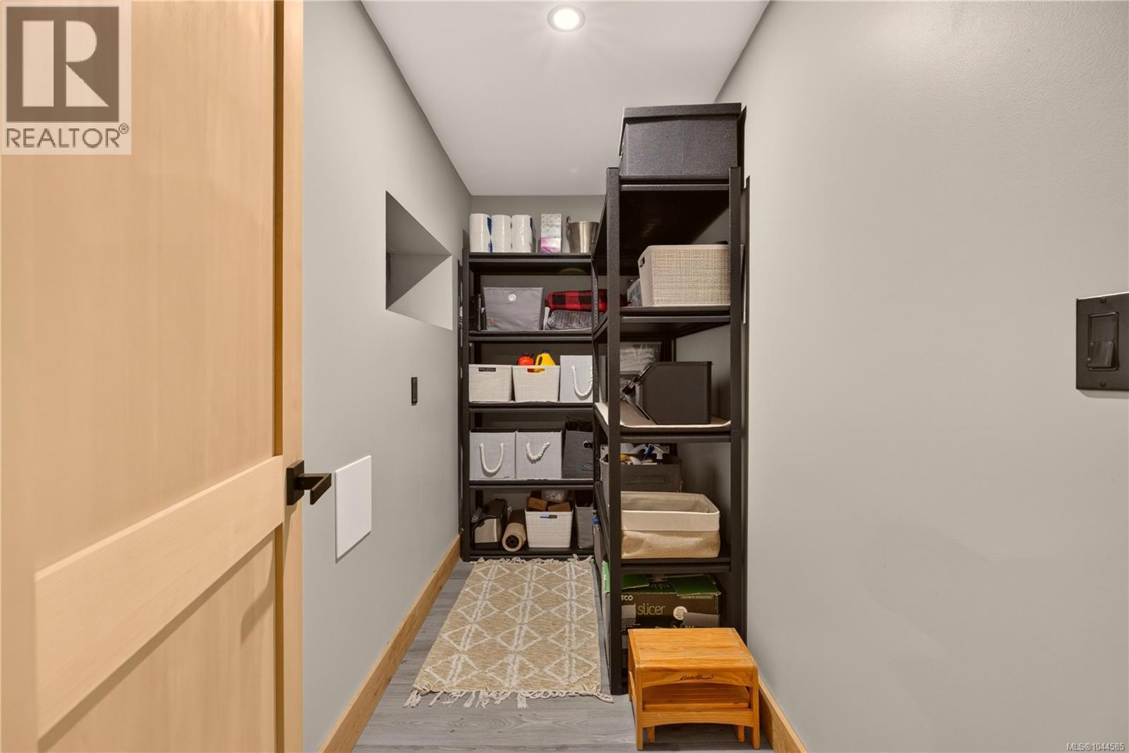1258 Barr Dr - Image 89