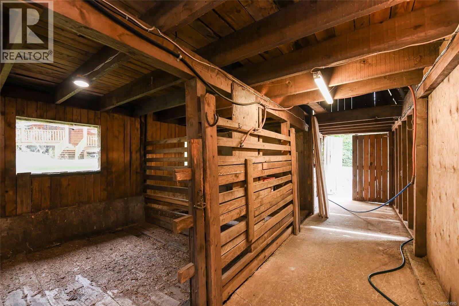 1258 Barr Dr - Image 91