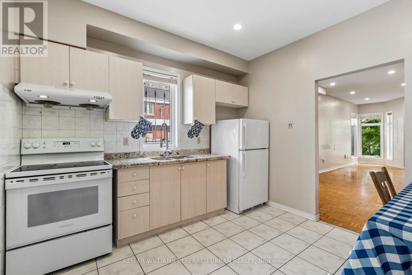 1508 DUPONT STREET - 17