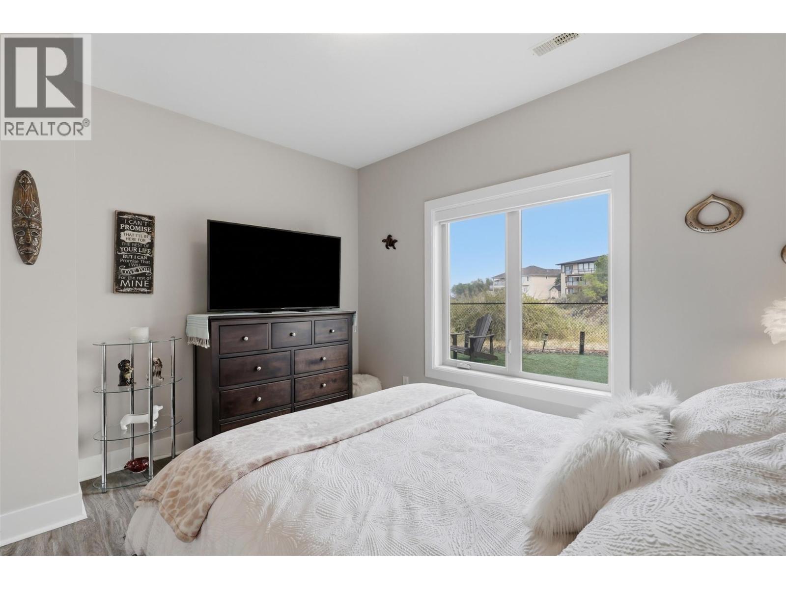 #822 15 HUDSON'S BAY Trail - 35