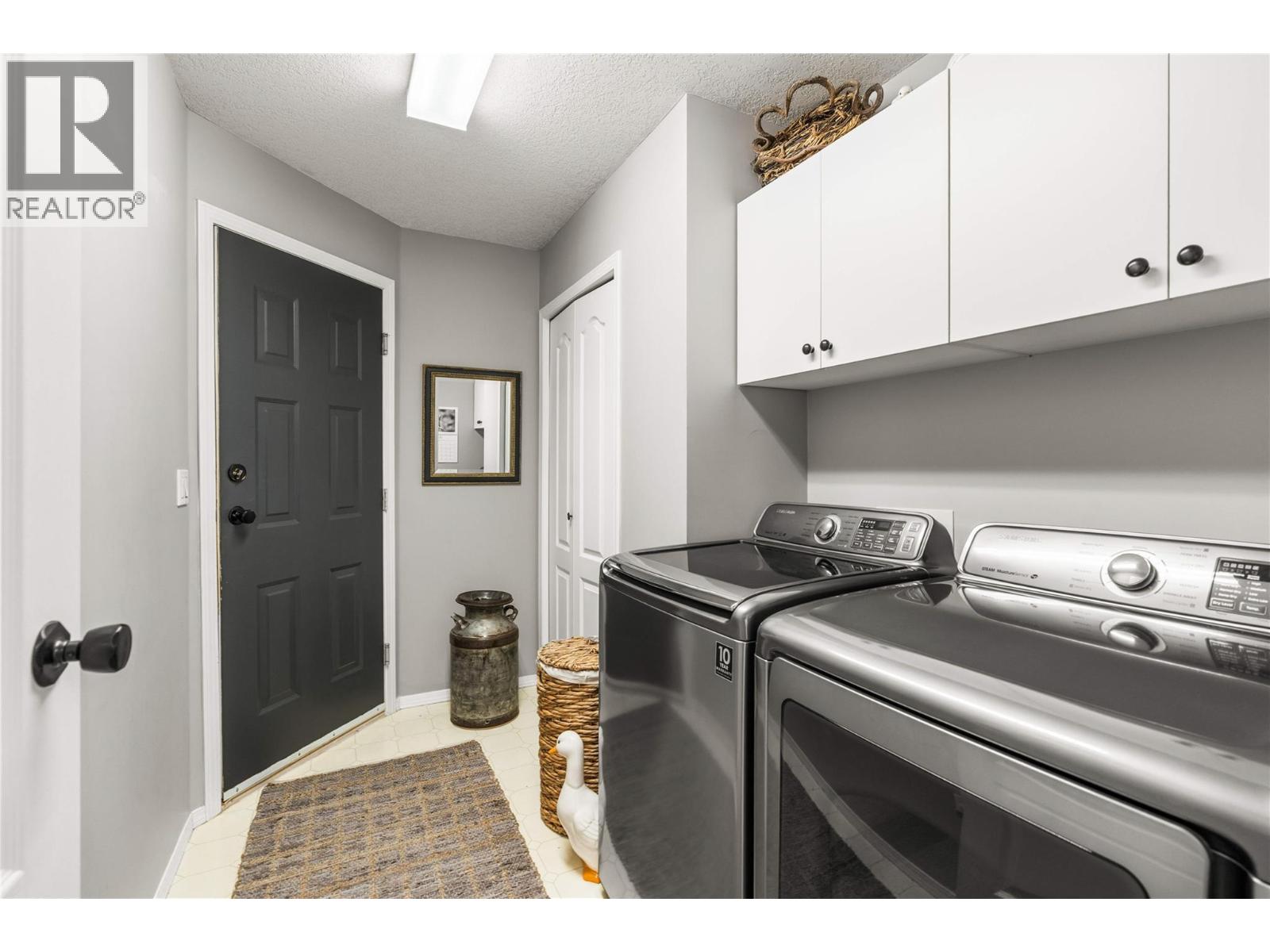 2302 Maundrell Avenue - 26