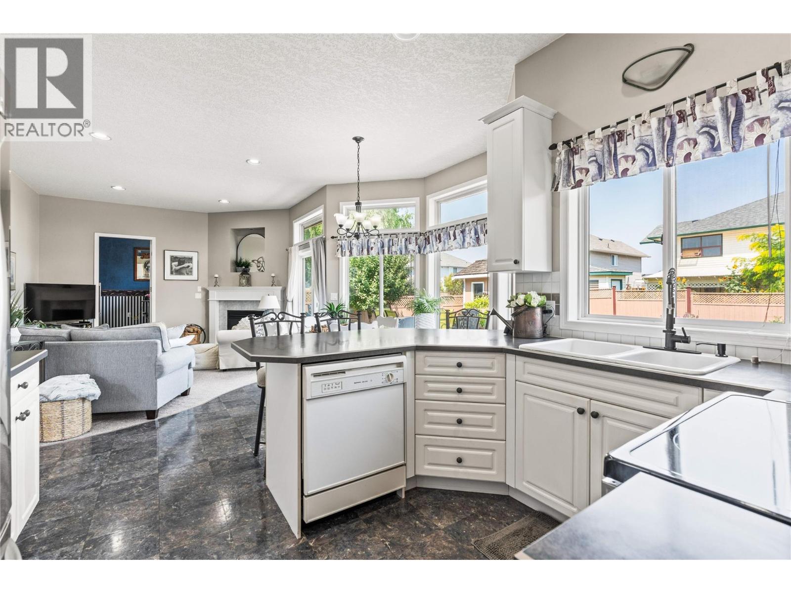 2302 Maundrell Avenue - 16