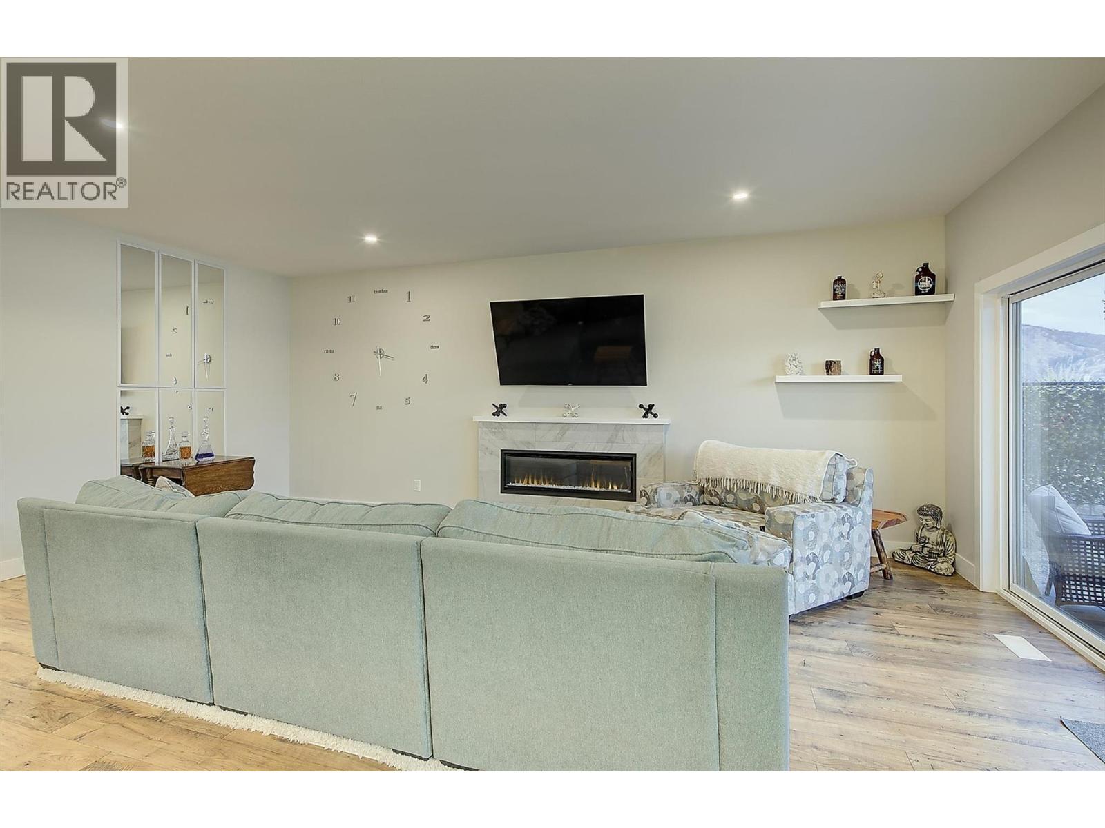 2383 Hawks Boulevard - 21