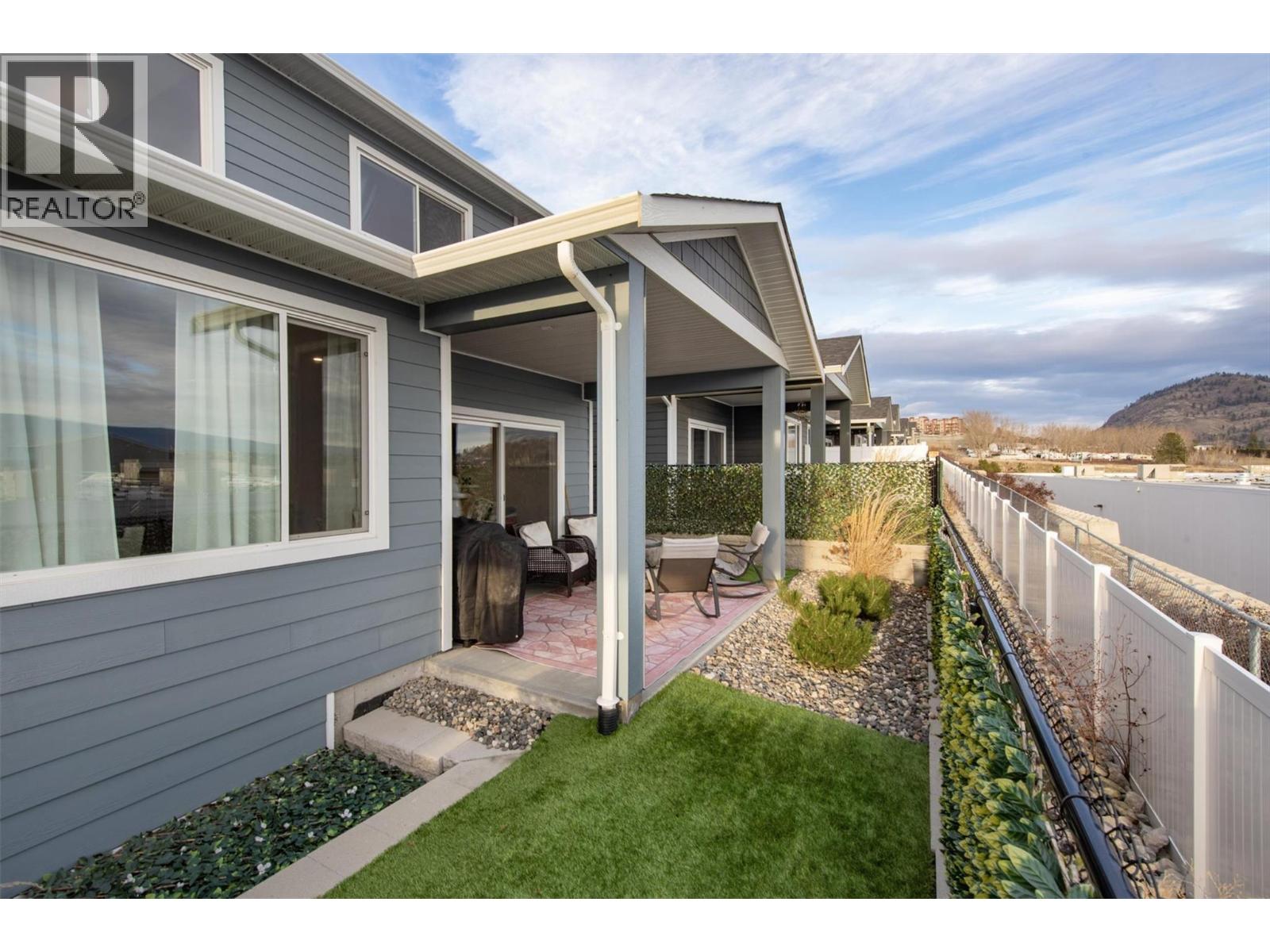  2383 Hawks Boulevard, West Kelowna
