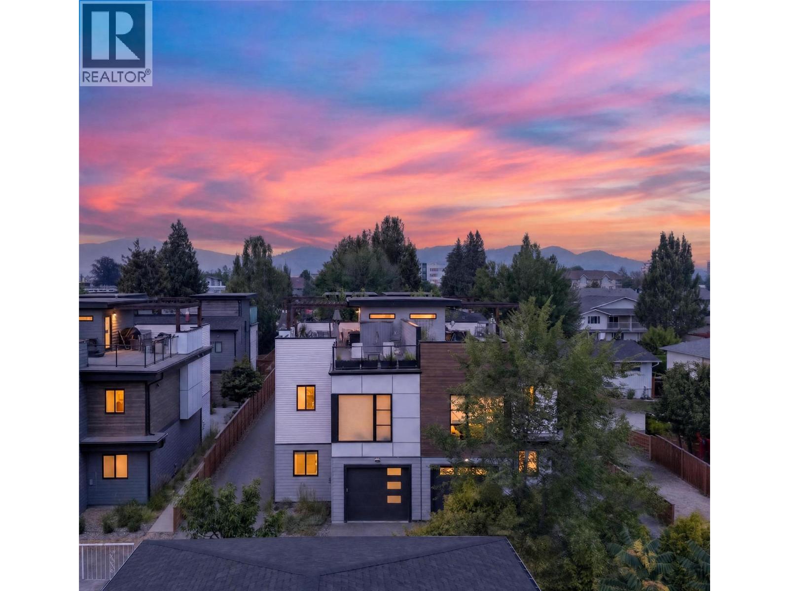 1 945 Borden Avenue, Kelowna