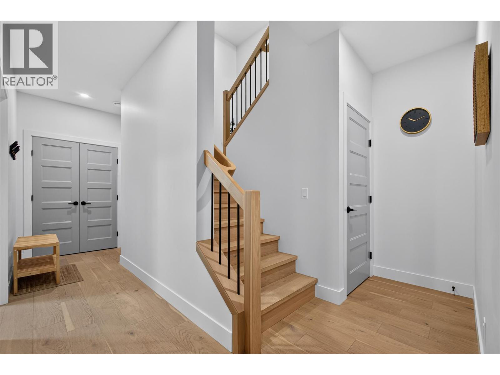 1 945 Borden Avenue, Kelowna