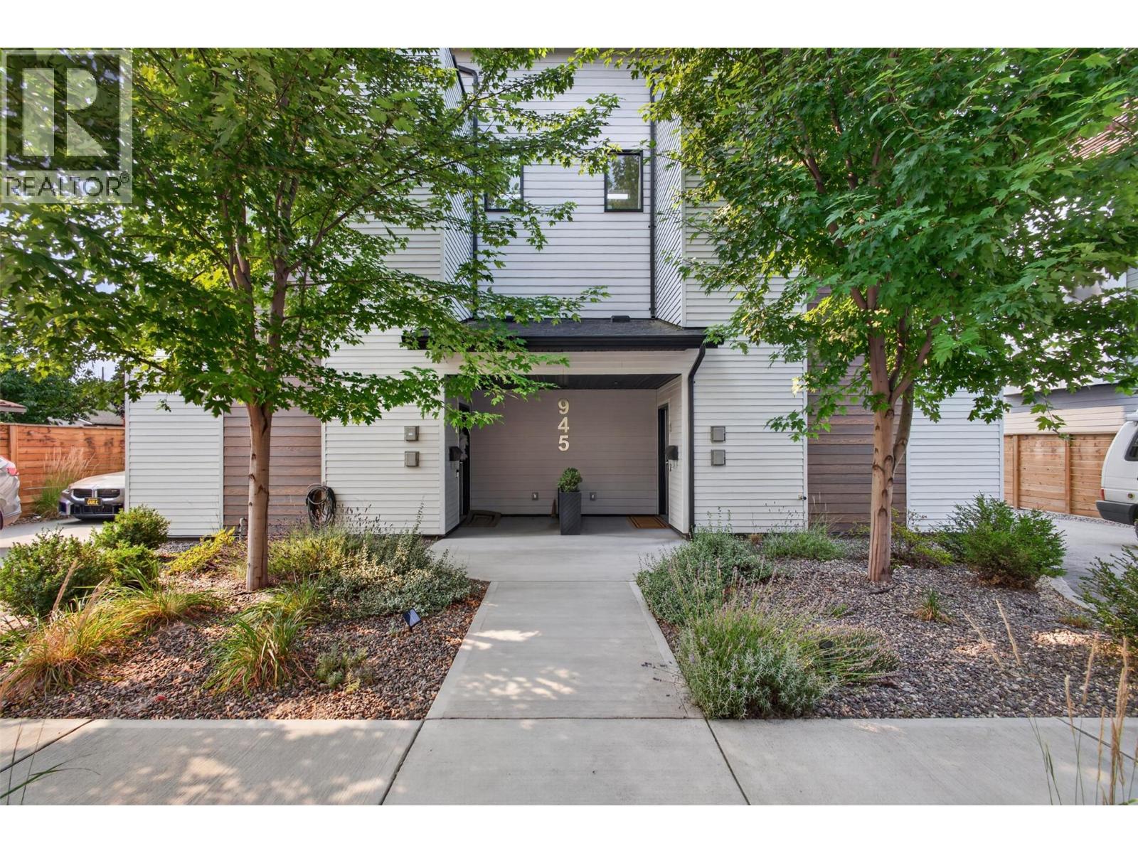1 945 Borden Avenue, Kelowna