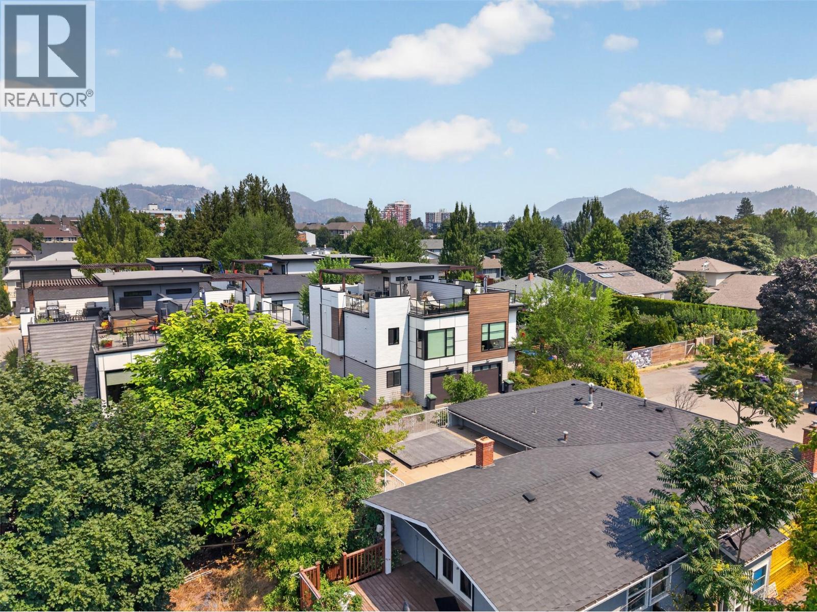 1 945 Borden Avenue, Kelowna