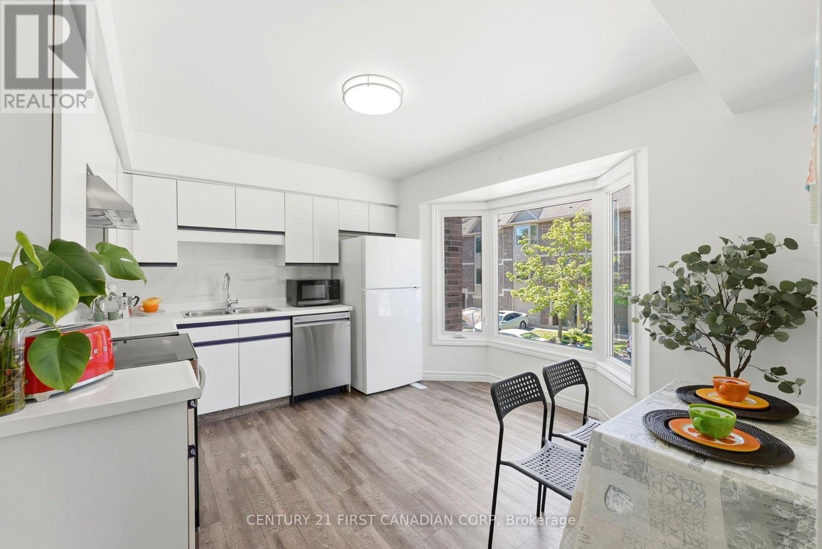 #10 1548 RICHMOND STREET - Image 21