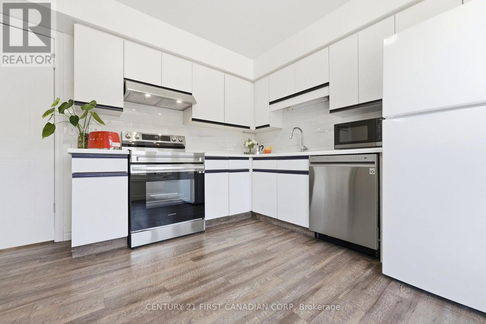 #10 1548 RICHMOND STREET - Image 17