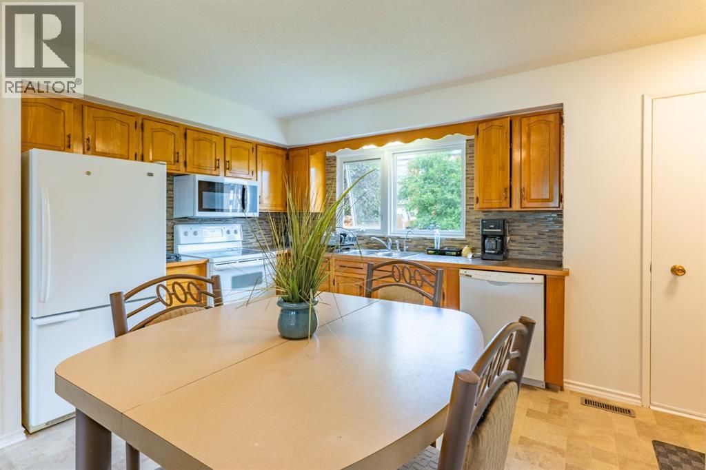 1163 Bassett Crescent Northwest - Photo 6