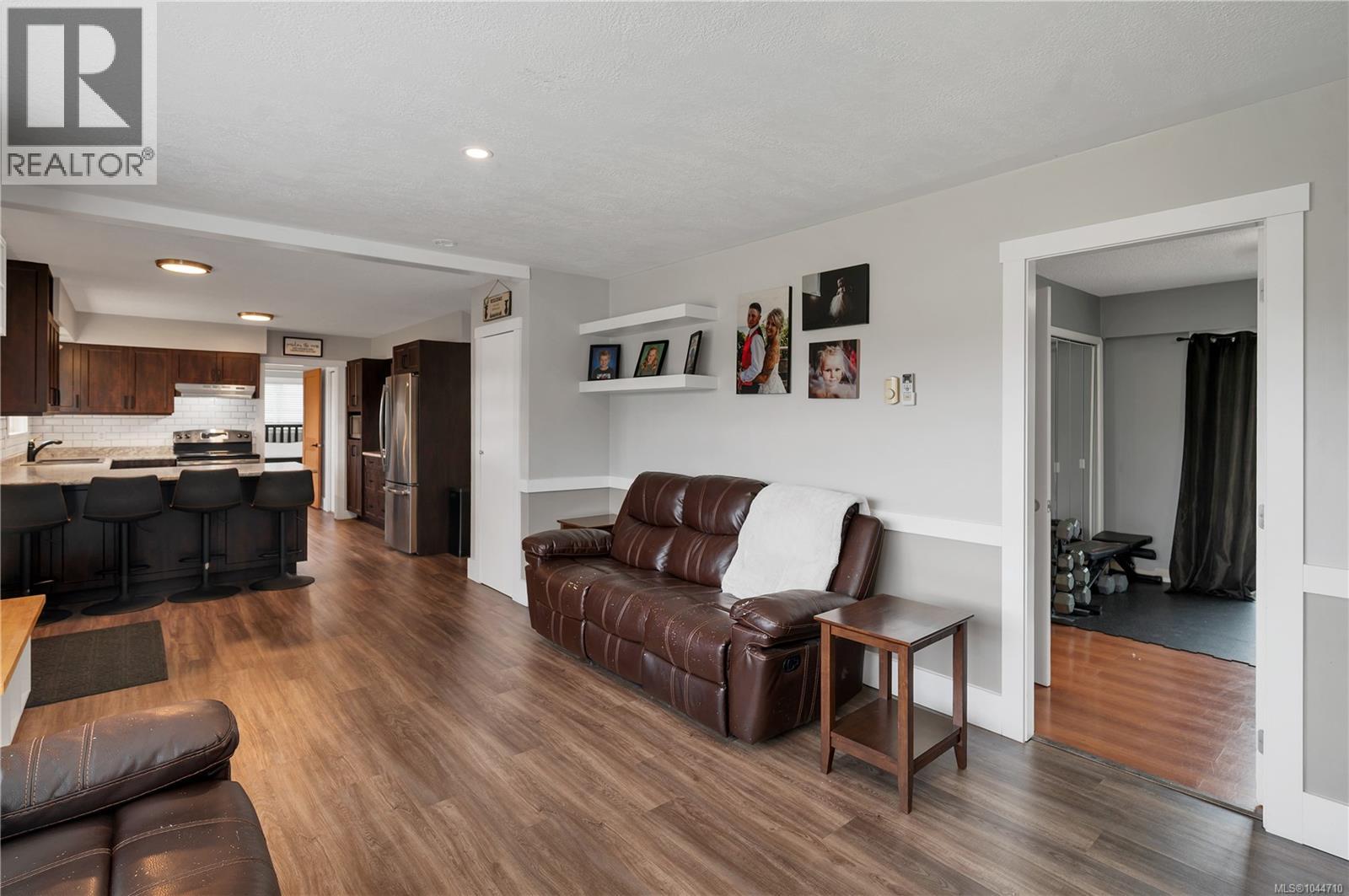 230 Carolyn Rd - 11