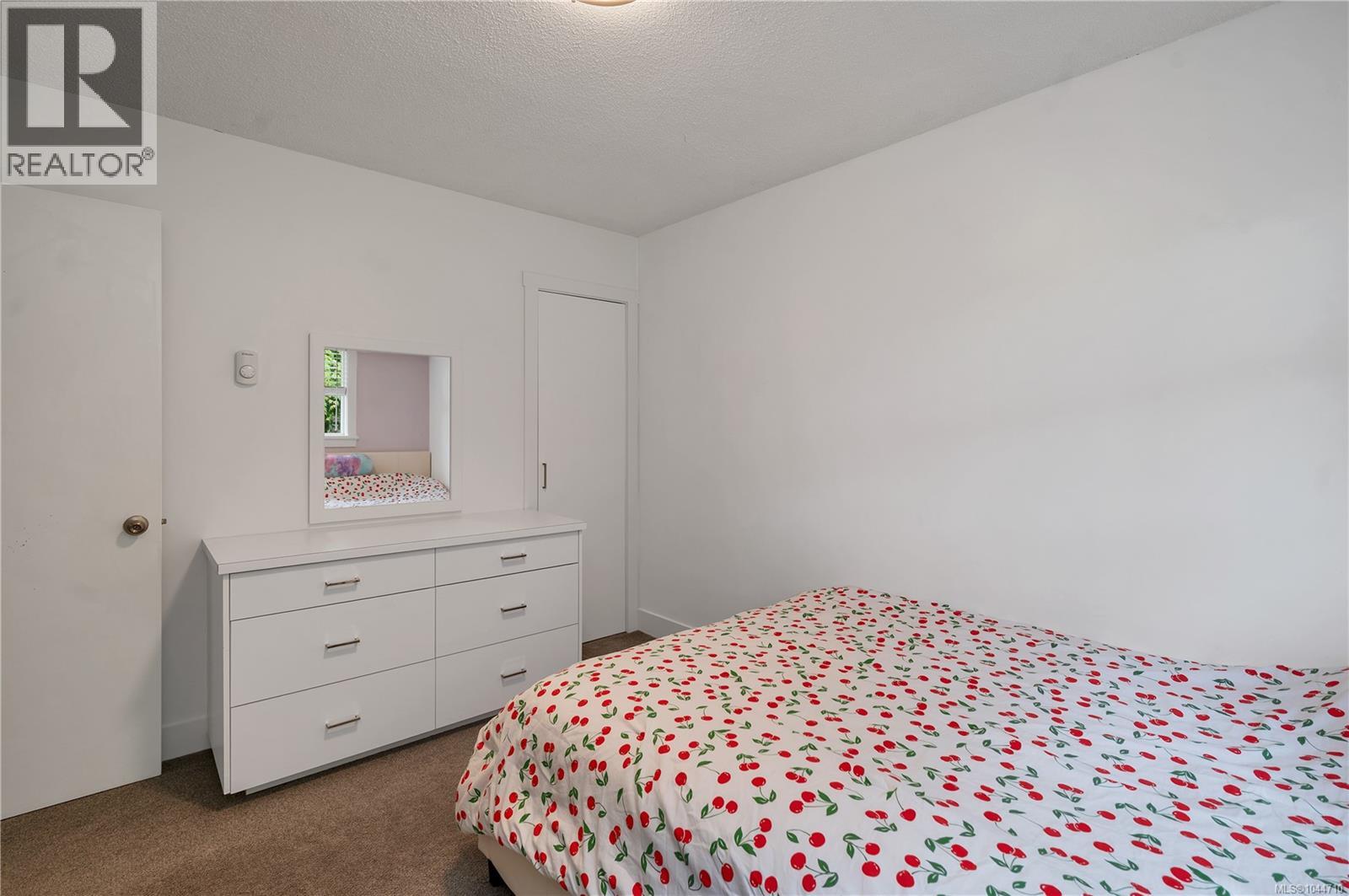 230 Carolyn Rd - 24