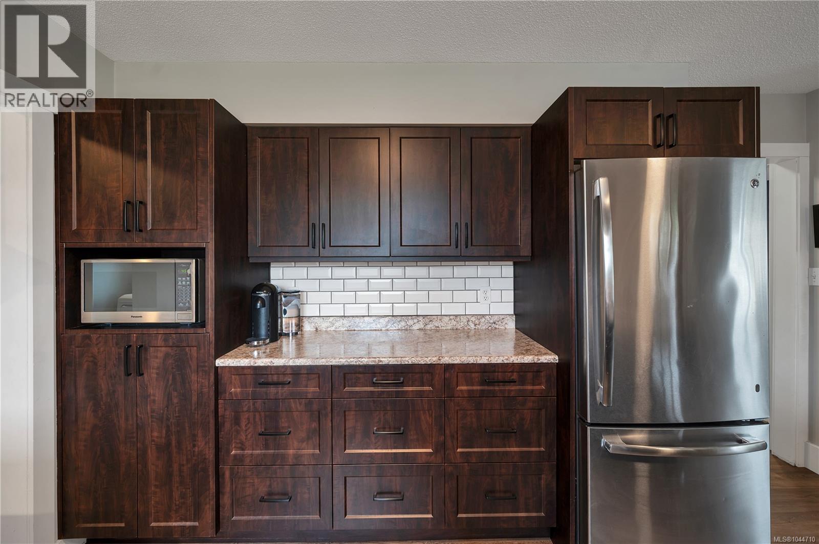 230 Carolyn Rd - 7