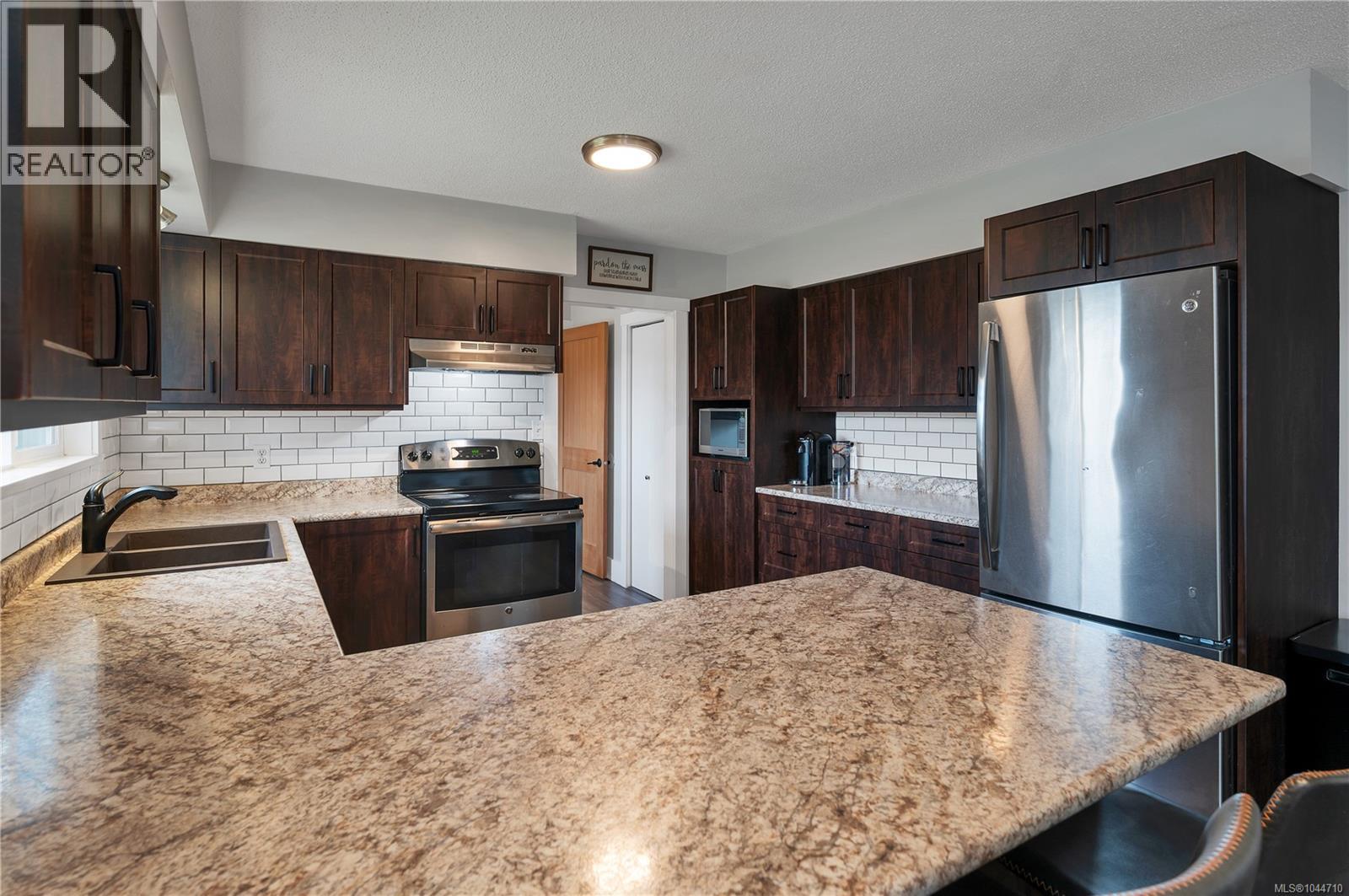 230 Carolyn Rd - 8