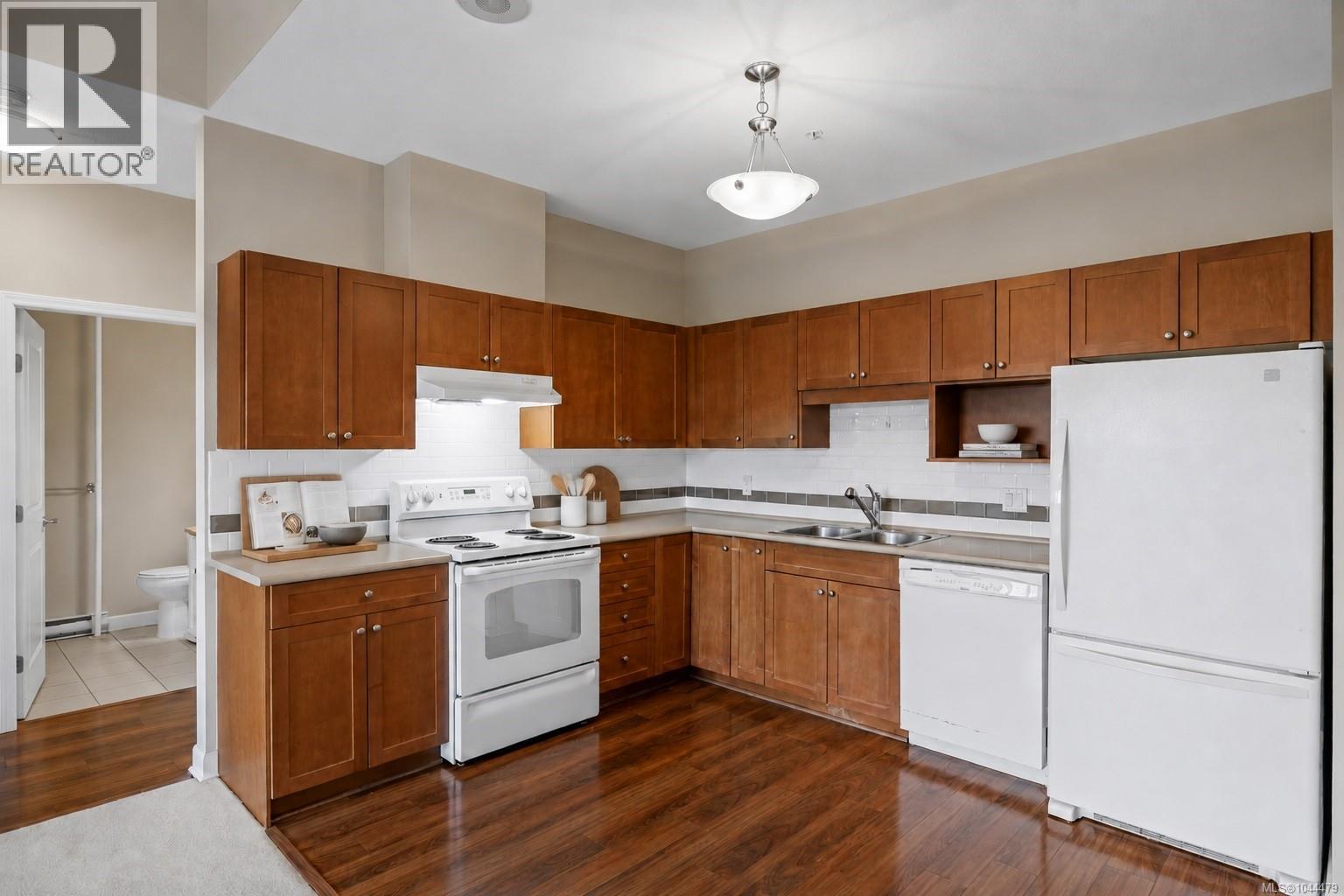 #433 650 Berwick Rd N - 7
