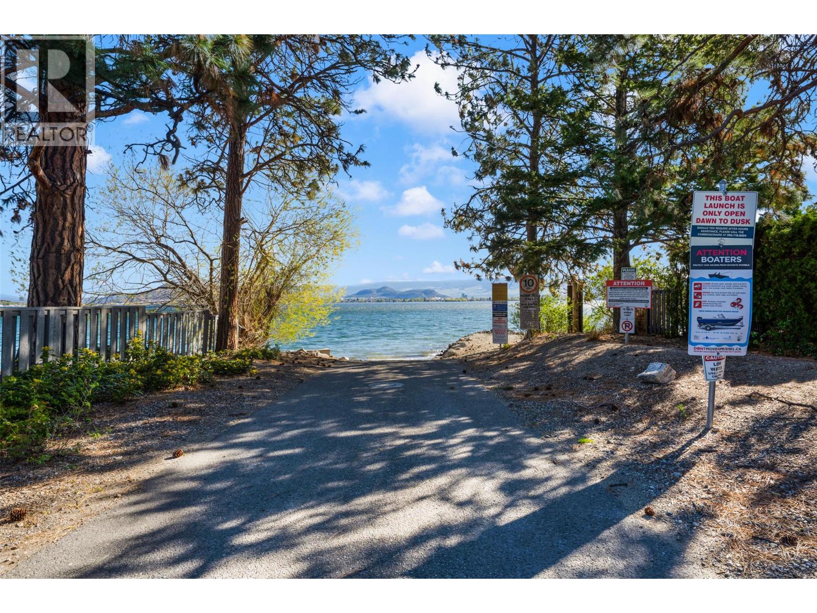  2583 Lucinde Road, West Kelowna