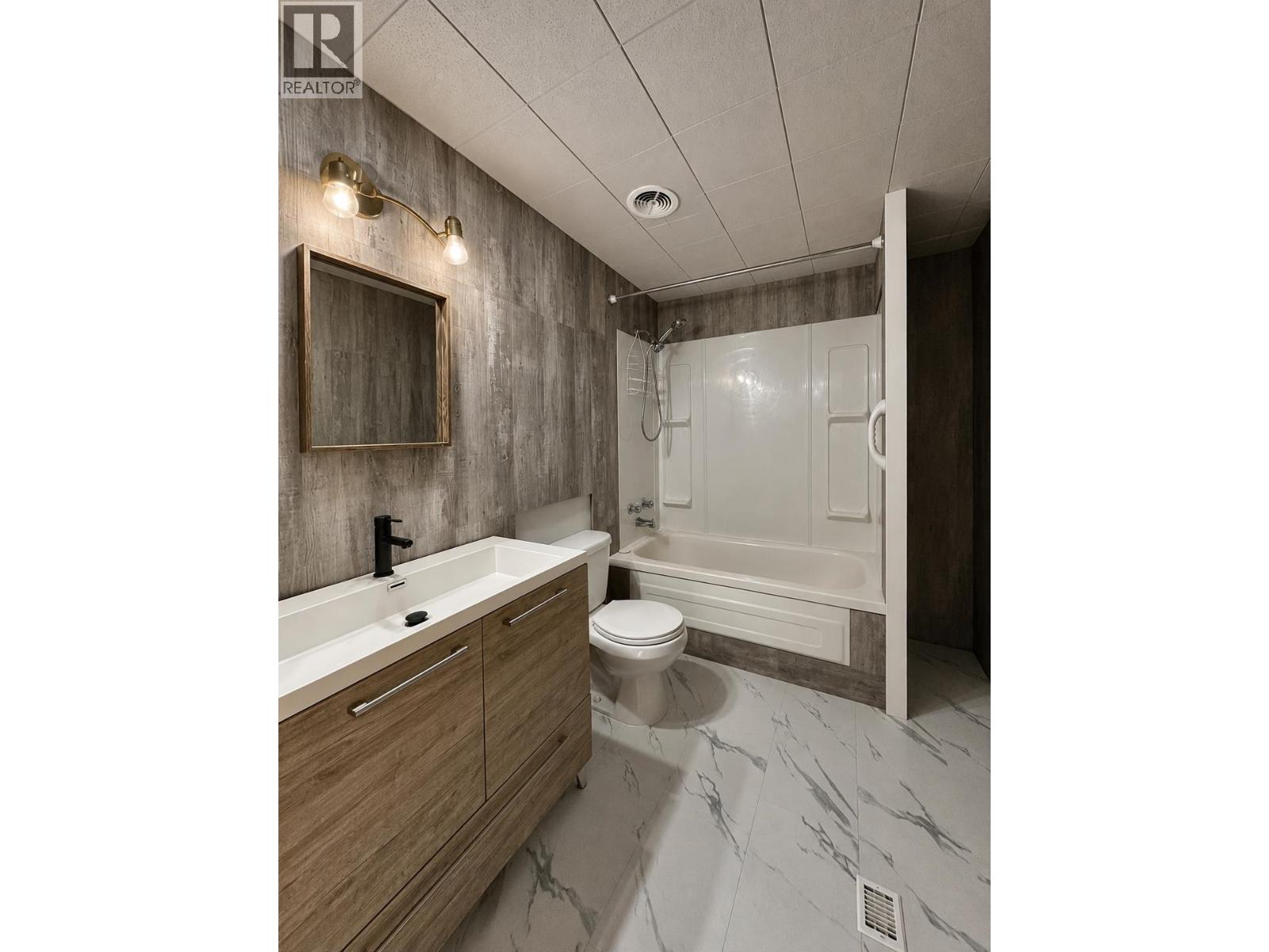 1475 6TH AVENUE - 8
