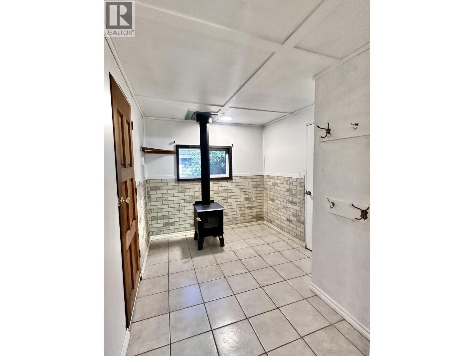 1475 6TH AVENUE - 9