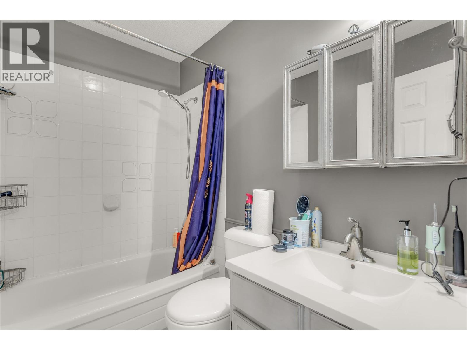 1 1675 Thayer Court, Kelowna