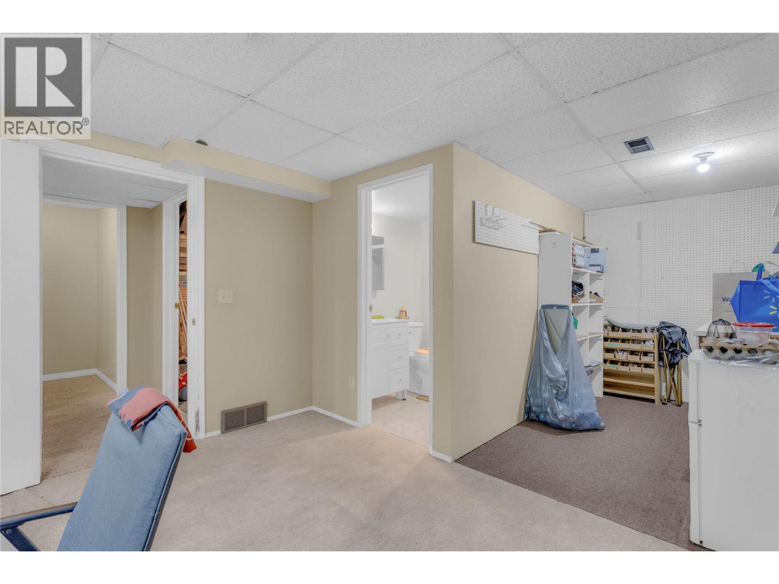 1 1675 Thayer Court, Kelowna
