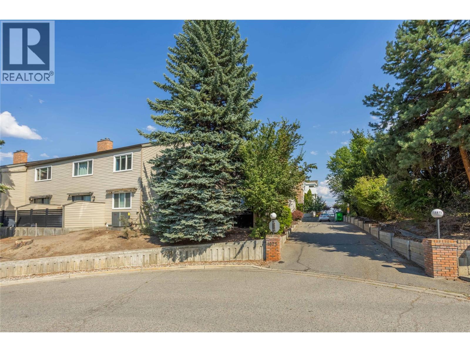 1 1675 Thayer Court, Kelowna