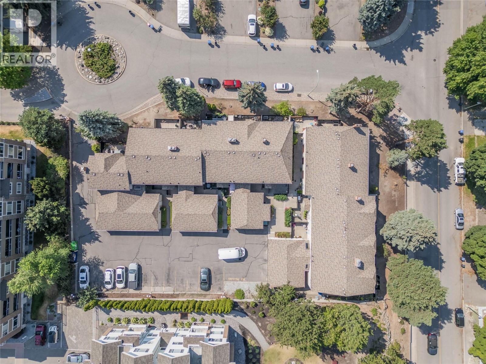 1 1675 Thayer Court, Kelowna