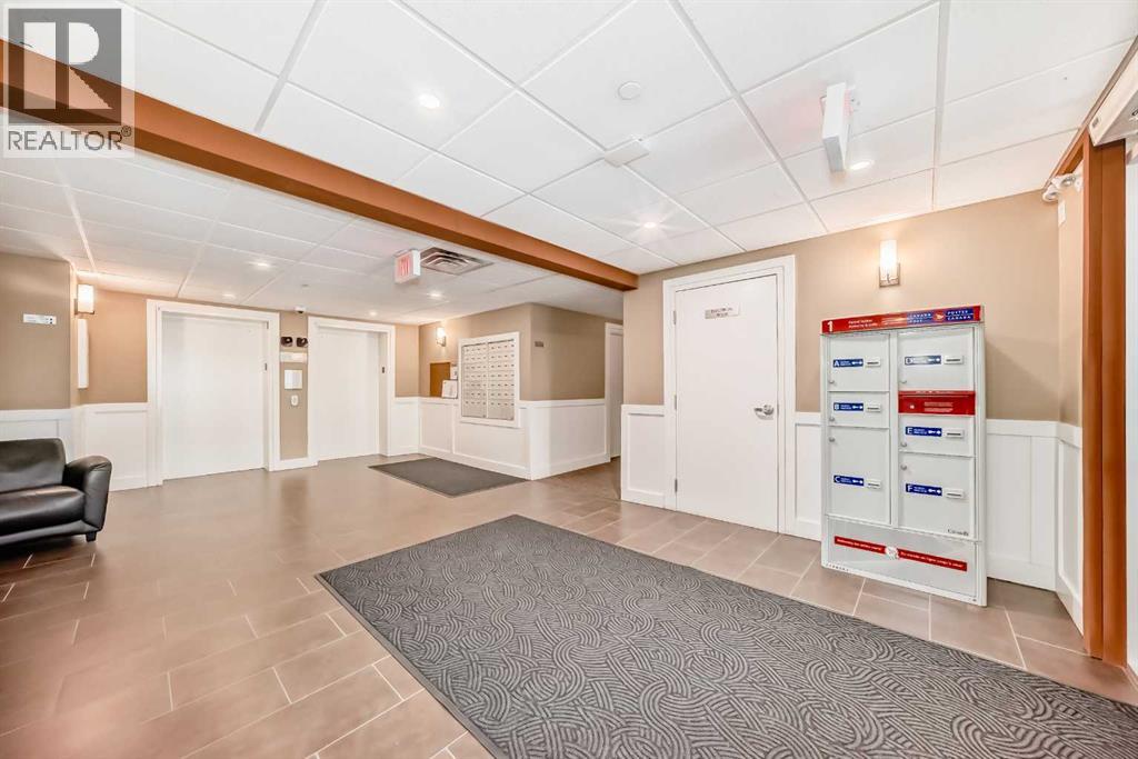 #211 1005A Westmount Drive - 36