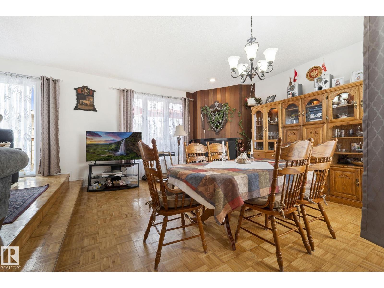 8704 43 AV NW, Tweddle Place, Edmonton photo 4