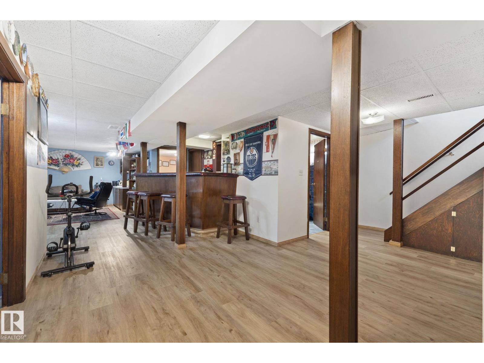 8704 43 AV NW - 32