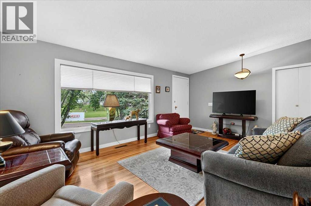 1123 48 Avenue NW - Image 13