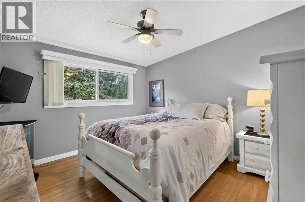 1123 48 Avenue NW - 18