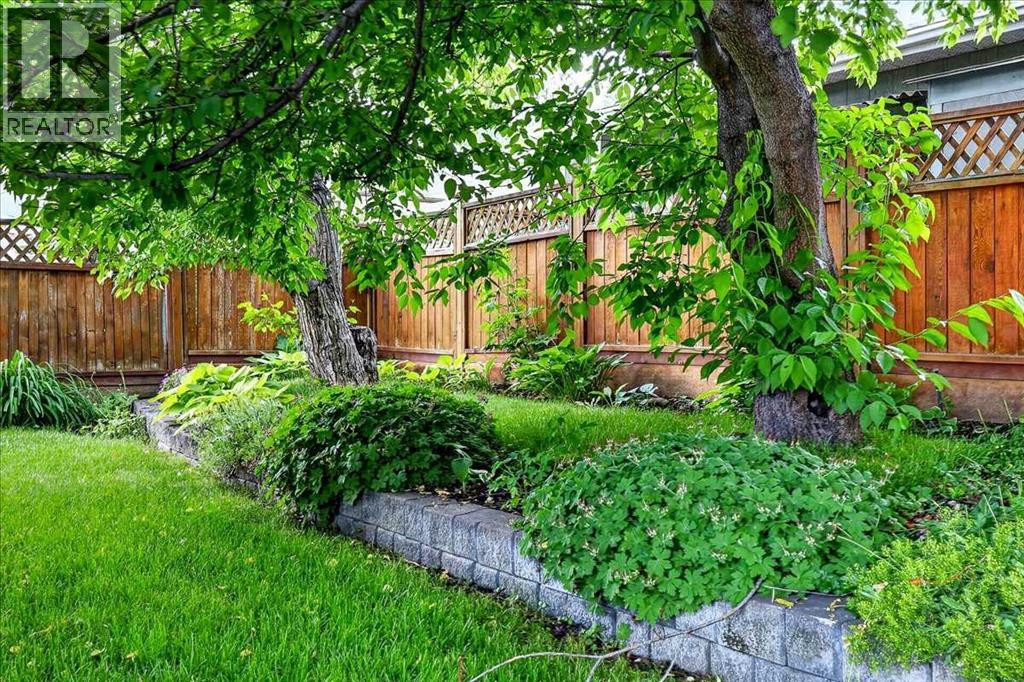 1123 48 Avenue NW - Image 40