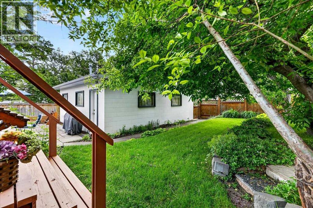 1123 48 Avenue NW - Image 44