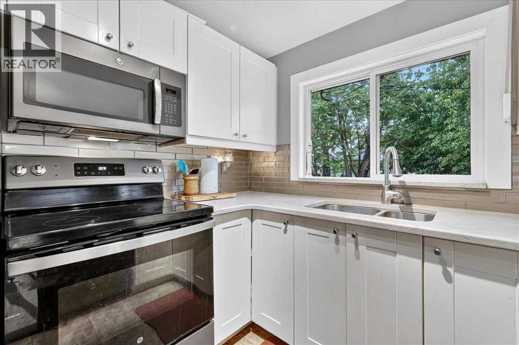 1123 48 Avenue NW, North Haven, Calgary photo 4