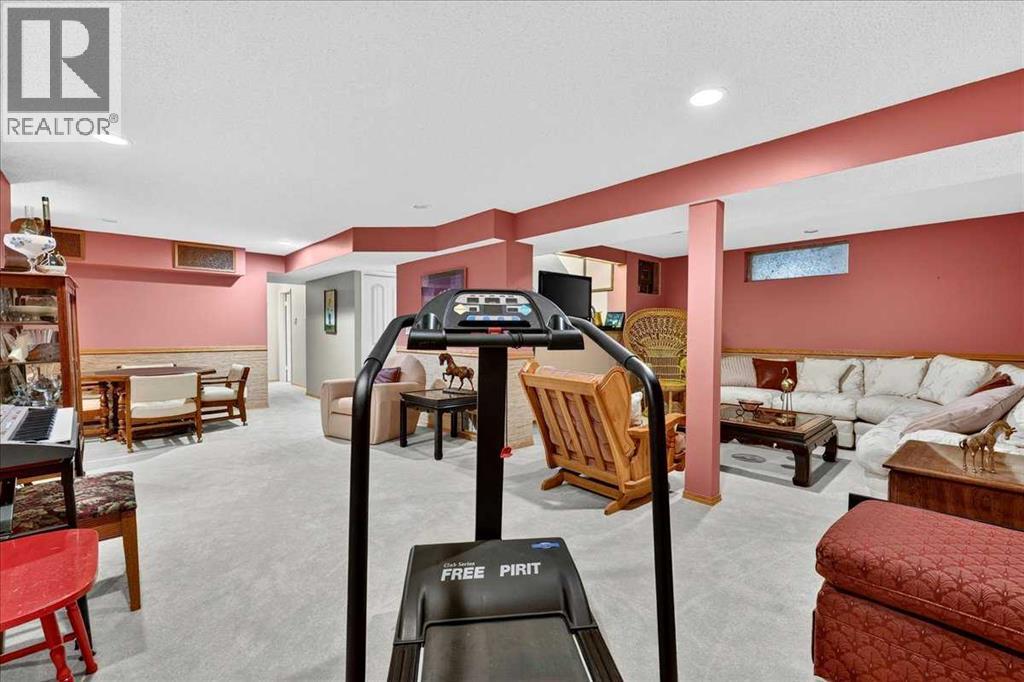 1123 48 Avenue NW - Image 29