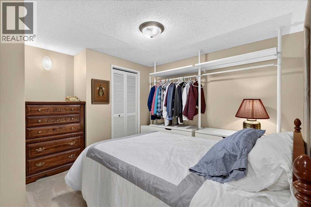 1123 48 Avenue NW - Image 32