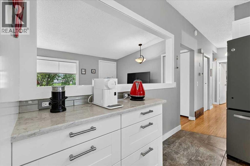 1123 48 Avenue NW - Image 9