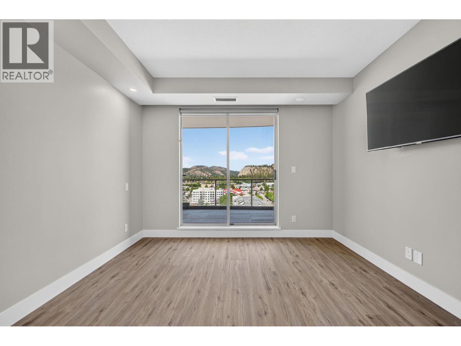 #1407 2040 Springfield Road - 24
