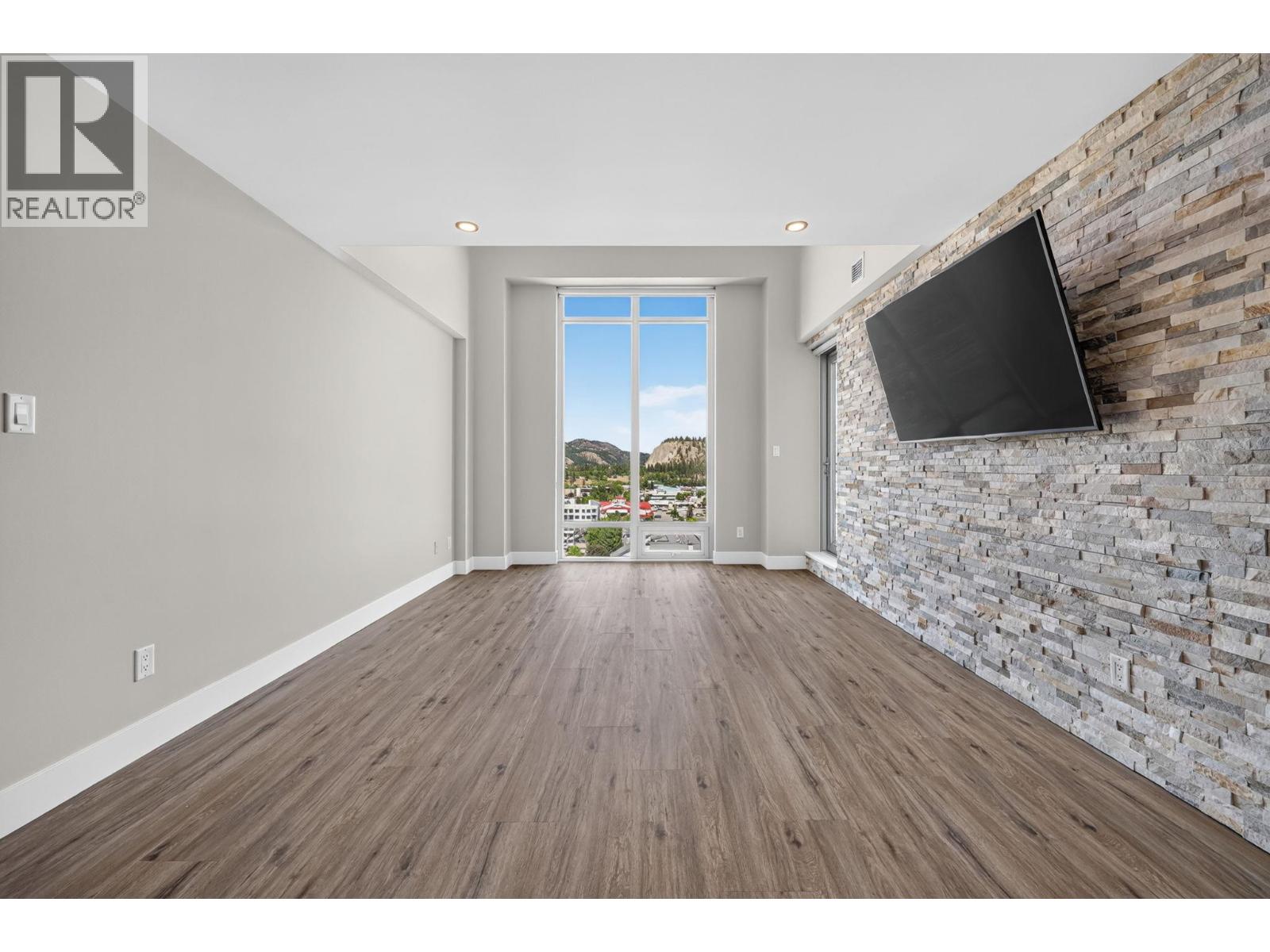 #1407 2040 Springfield Road - 6