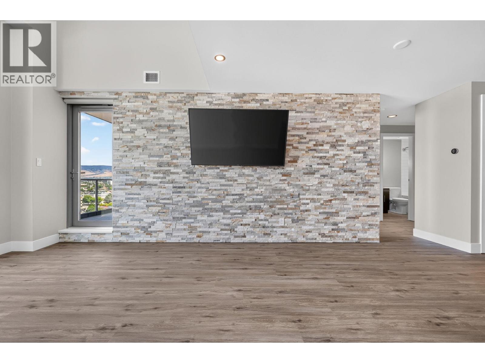 #1407 2040 Springfield Road - 7