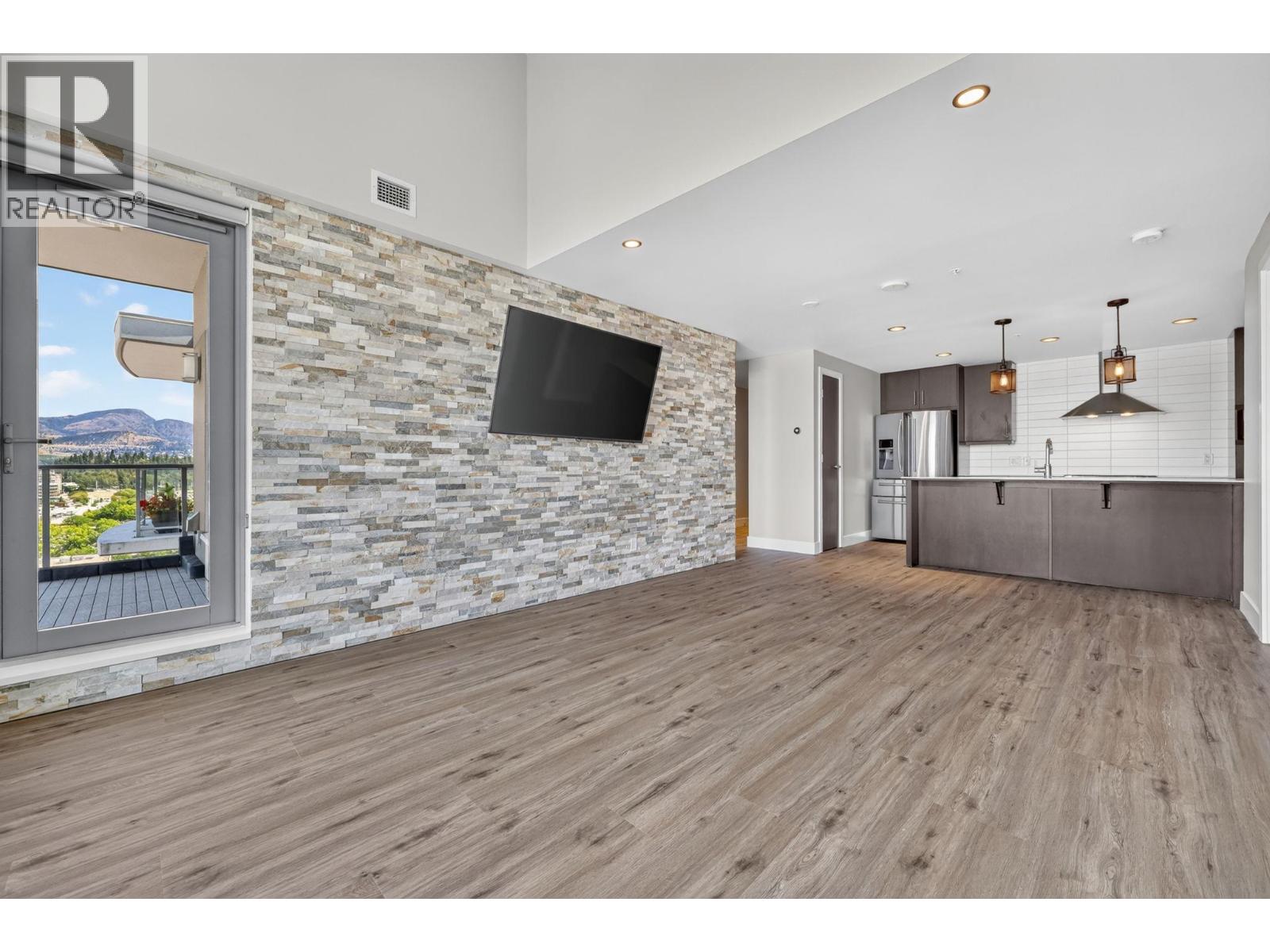 #1407 2040 Springfield Road - 5
