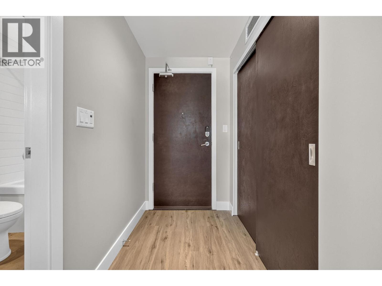 #1407 2040 Springfield Road - 34