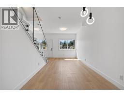 Living room - 8 704 Beaver Creek Blvd, Campbell River, BC V9H0E9 Photo 8
